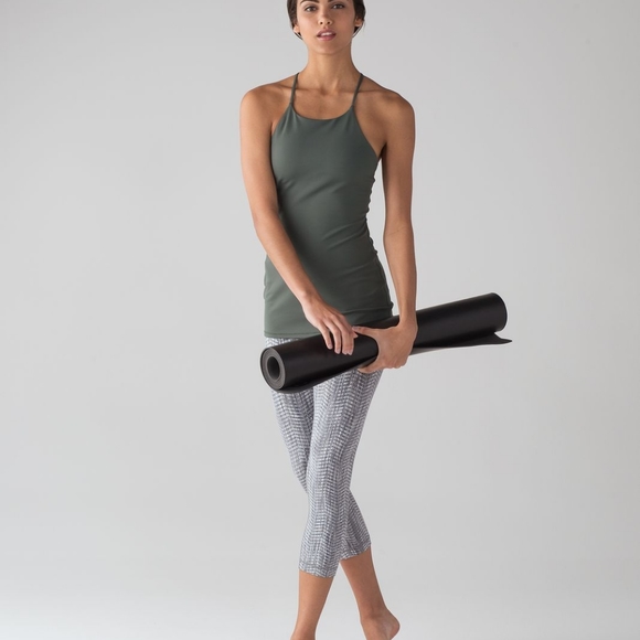 💚F#058 Lululemon Sun Setter Tank (Light Support for B/C Cup)Dark Forest, size 2 - Picture 2 of 8